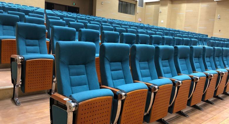 武漢某學校報告廳家具