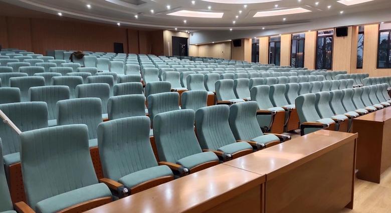 中行校報告廳家具